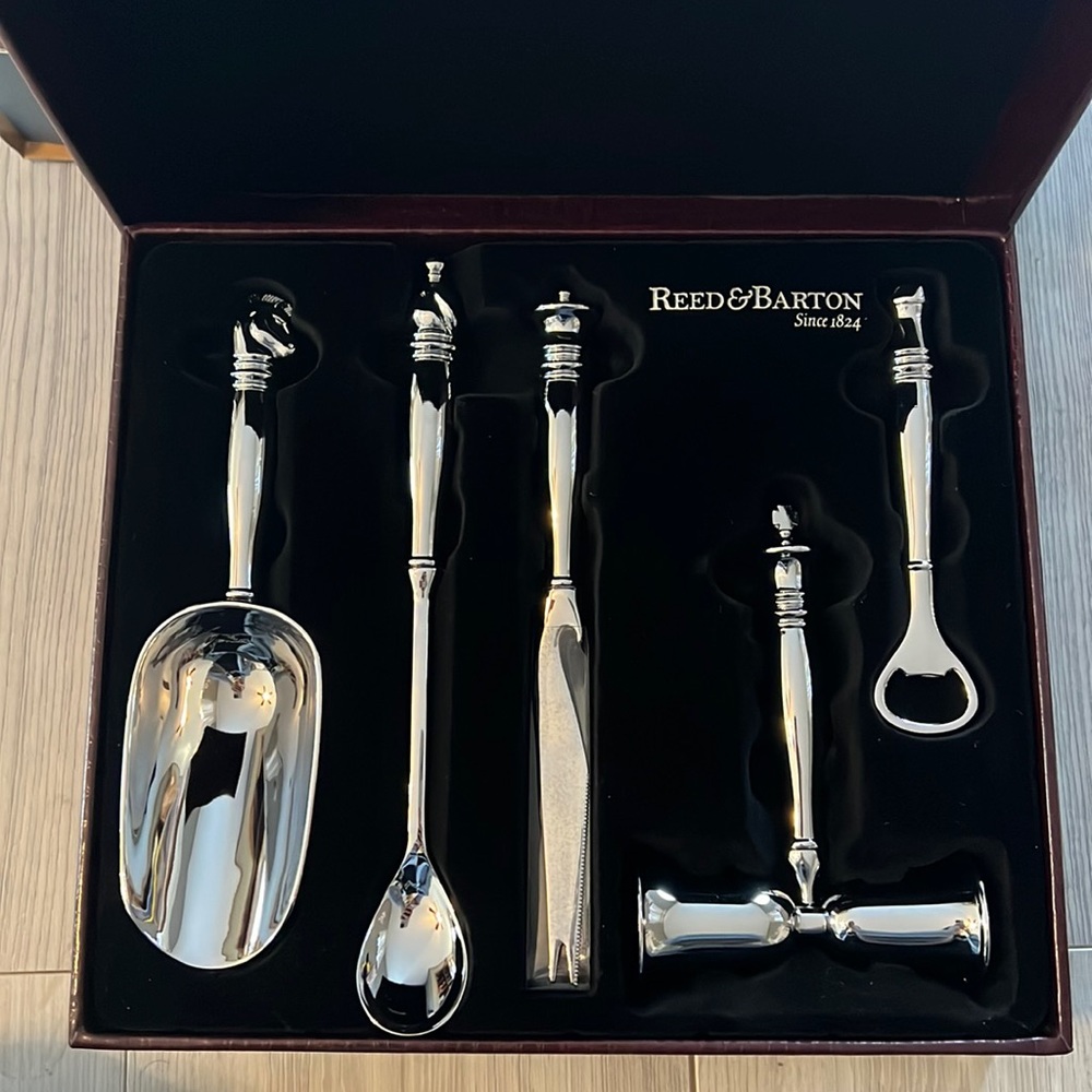 Reed & Barton Chess Bar Set🤎